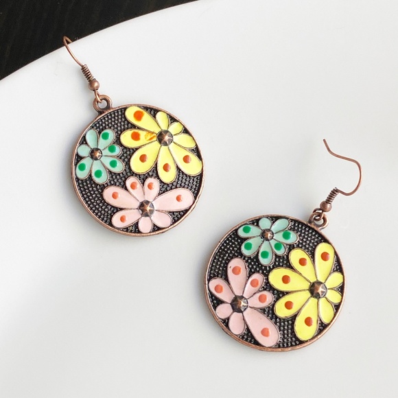 Jewelry - NEW Flower round earrings
